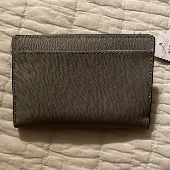 Michael Kors Emmy full size backpack- pearl grey - Picture 11 of 12